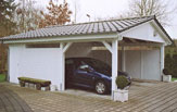 Carport mit einem Satteldach und 6.00 x 8.00 Schuppen, Wänden und einer Zinkrinne